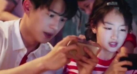  周冬雨与刘昊然 